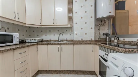 Rooms in Málaga - photo 9