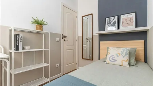 Rooms in Madrid Centro - photo 1