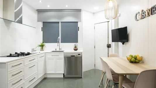 Rooms in Valencia Ciutat Vella - photo 9