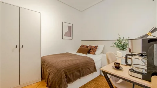 Rooms in Madrid Retiro - photo 1