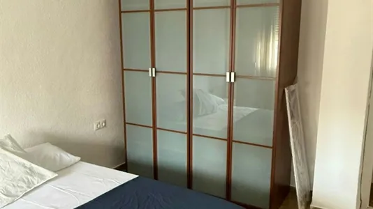 Rooms in Málaga - photo 2