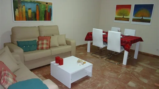 Rooms in Córdoba - photo 8