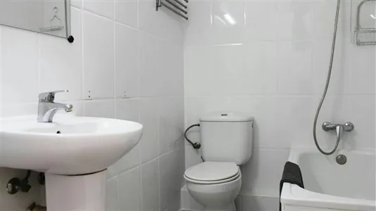 Rooms in Barcelona Ciutat Vella - photo 4