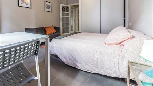 Rooms in Valencia Ciutat Vella - photo 4