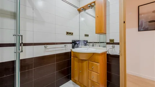 Rooms in Madrid Centro - photo 9