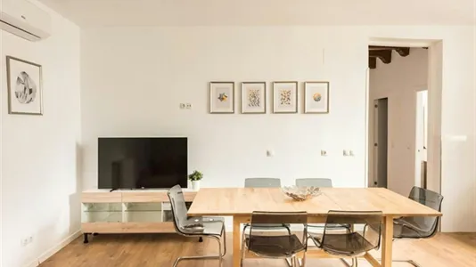 Rooms in Madrid Centro - photo 8