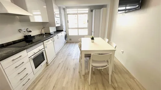 Rooms in Valencia Algirós - photo 8