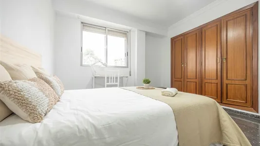 Rooms in Valencia Extramurs - photo 5