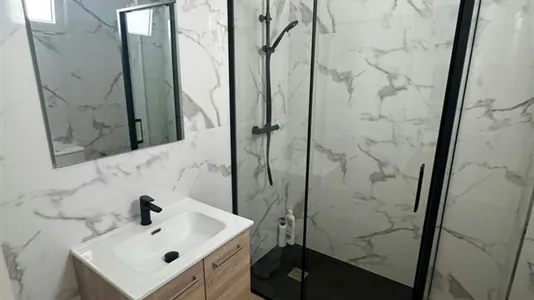 Rooms in Málaga - photo 9