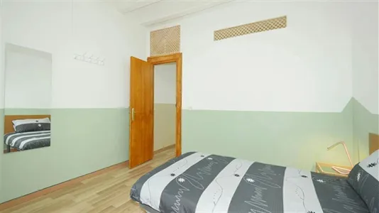 Rooms in Barcelona Ciutat Vella - photo 4