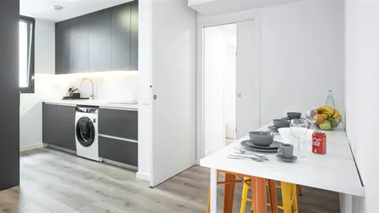 Rooms in Barcelona Ciutat Vella - photo 10