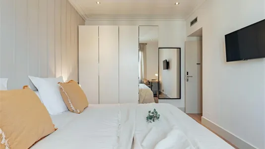 Rooms in Barcelona Eixample - photo 2