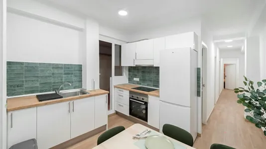 Rooms in Málaga - photo 7