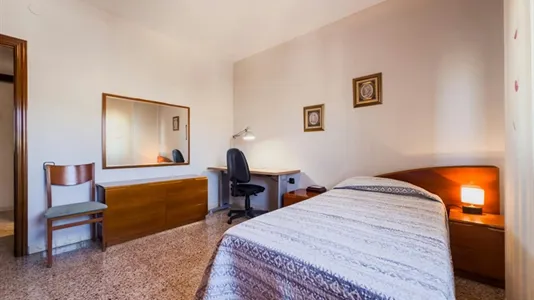 Apartments in Cornellà de Llobregat - photo 9