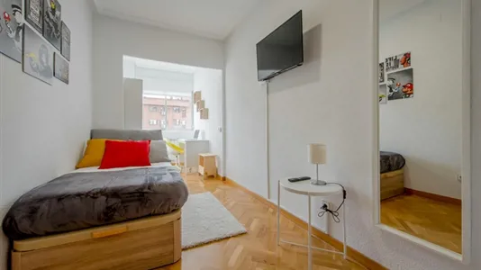Rooms in Madrid Retiro - photo 2