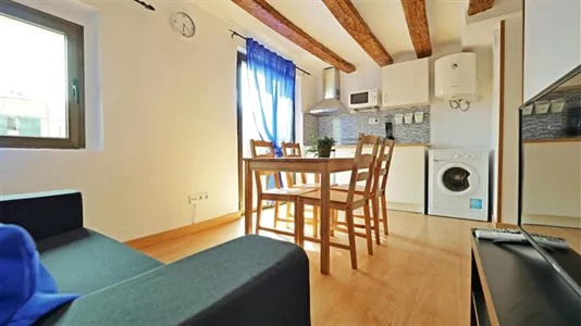 Rooms in Barcelona Ciutat Vella - photo 7