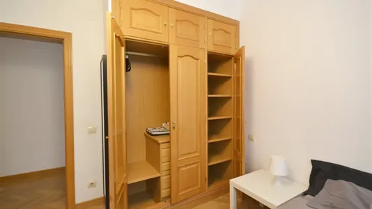 Rooms in Madrid Centro - photo 7
