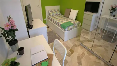 Room for rent in Milano Zona 9 - Porta Garibaldi, Niguarda, Milan