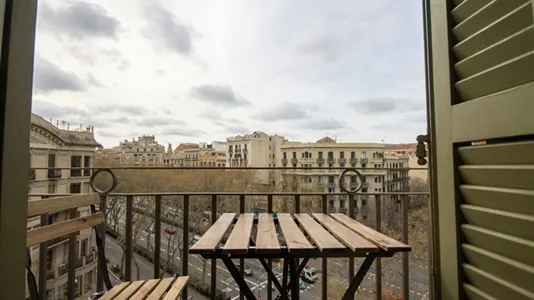 Rooms in Barcelona Eixample - photo 8