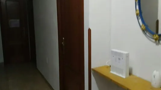 Rooms in Jaén - photo 5