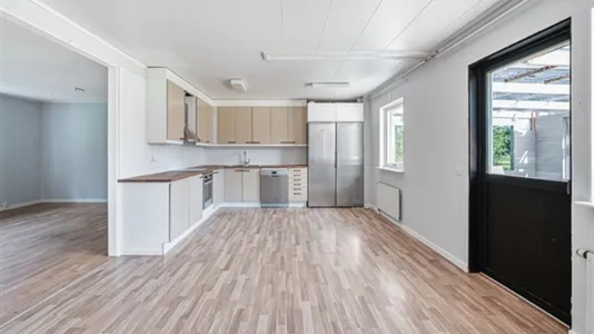 Houses in Uppsala - photo 1