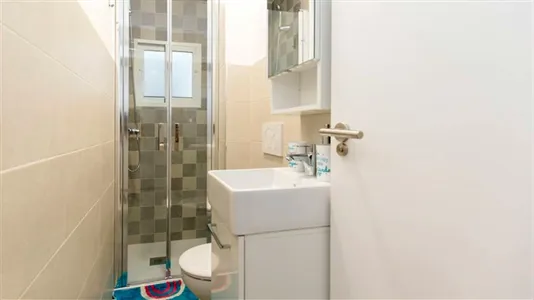 Rooms in Granada - photo 5