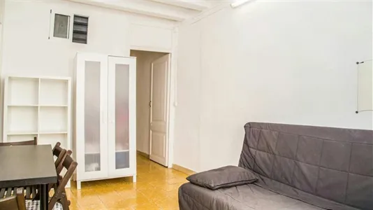 Rooms in Barcelona Ciutat Vella - photo 9