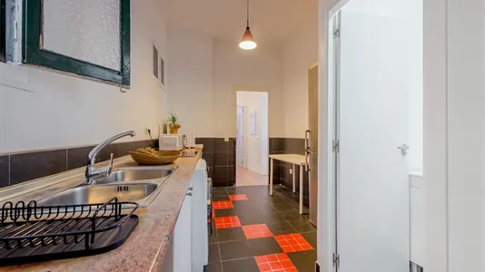 Rooms in Madrid Centro - photo 10