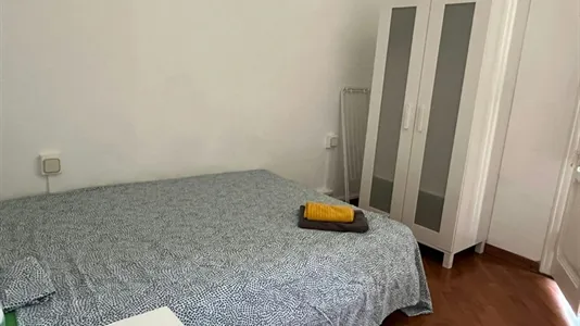 Rooms in Barcelona Eixample - photo 7
