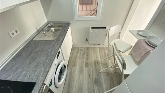 Rooms in Adaro - photo 9