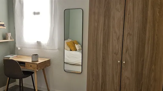 Rooms in Barcelona Eixample - photo 10