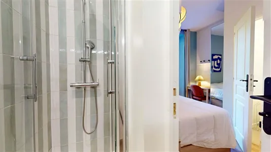 Rooms in Paris 17ème arrondissement - photo 8