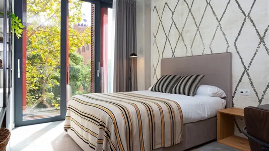 Apartments in Barcelona Eixample - photo 4