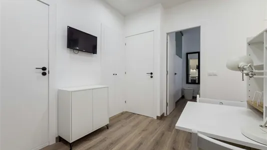 Apartments in Barcelona Ciutat Vella - photo 6