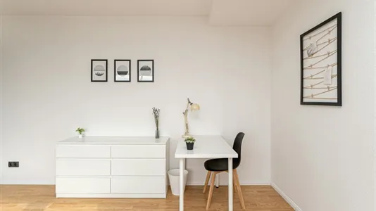 Rooms in Berlin Lichtenberg - photo 4