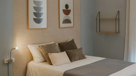 Rooms in Barcelona Ciutat Vella - photo 1