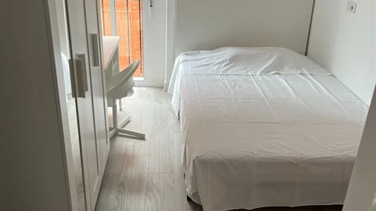 Rooms in Málaga - photo 1