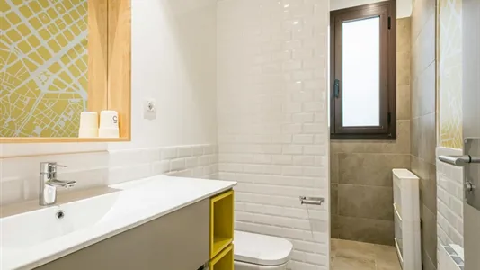 Rooms in Barcelona Eixample - photo 8