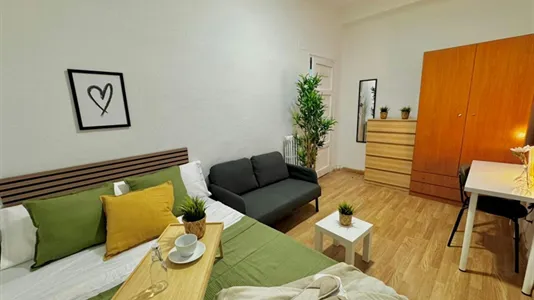 Rooms in Madrid Carabanchel - photo 1