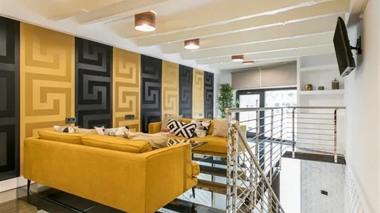 Apartments in Barcelona Eixample - photo 3