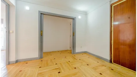 Rooms in Madrid Retiro - photo 5