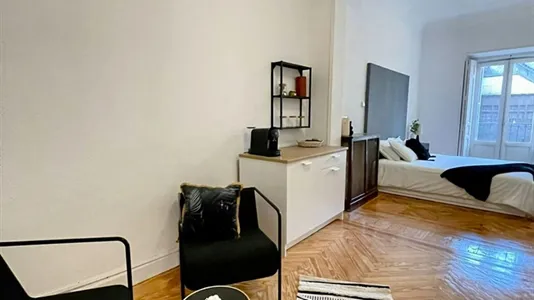 Rooms in Madrid Salamanca - photo 7