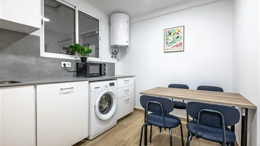 Rooms in el Camí de Vera - photo 4