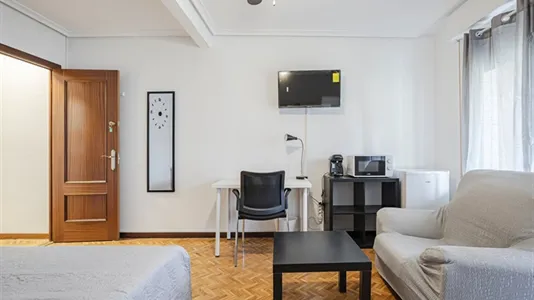 Rooms in Guadalajara - photo 7