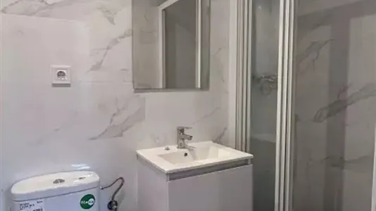 Rooms in Barcelona Eixample - photo 9