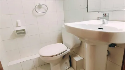 Rooms in Barcelona Ciutat Vella - photo 6