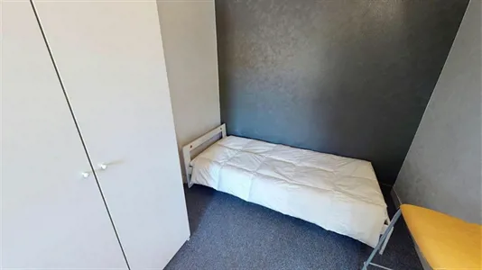 Rooms in Grenoble - photo 2