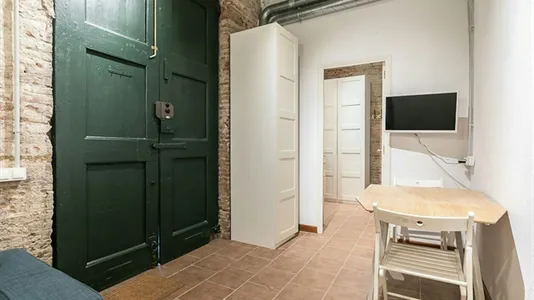 Apartments in Barcelona Ciutat Vella - photo 9