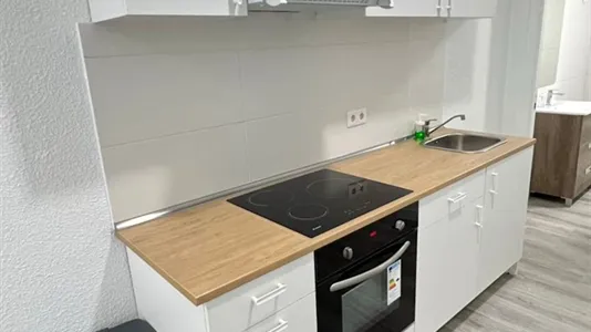 Rooms in Madrid Centro - photo 9