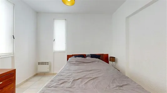 Apartments in Nîmes - photo 7